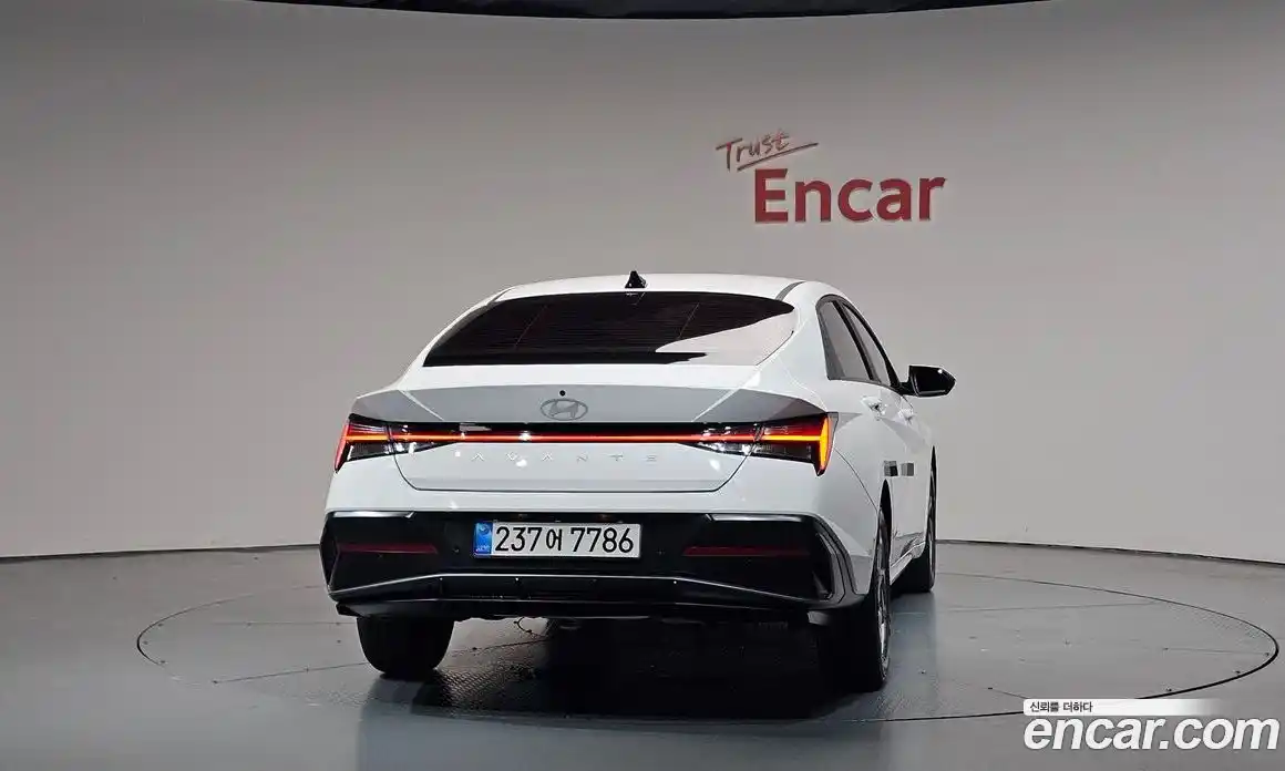 Hyundai Avante 2025 1.6 автомат (гидро), фото 3