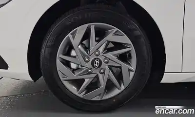 Hyundai Avante 2025 1.6 автомат (гидро), миниатюра 4