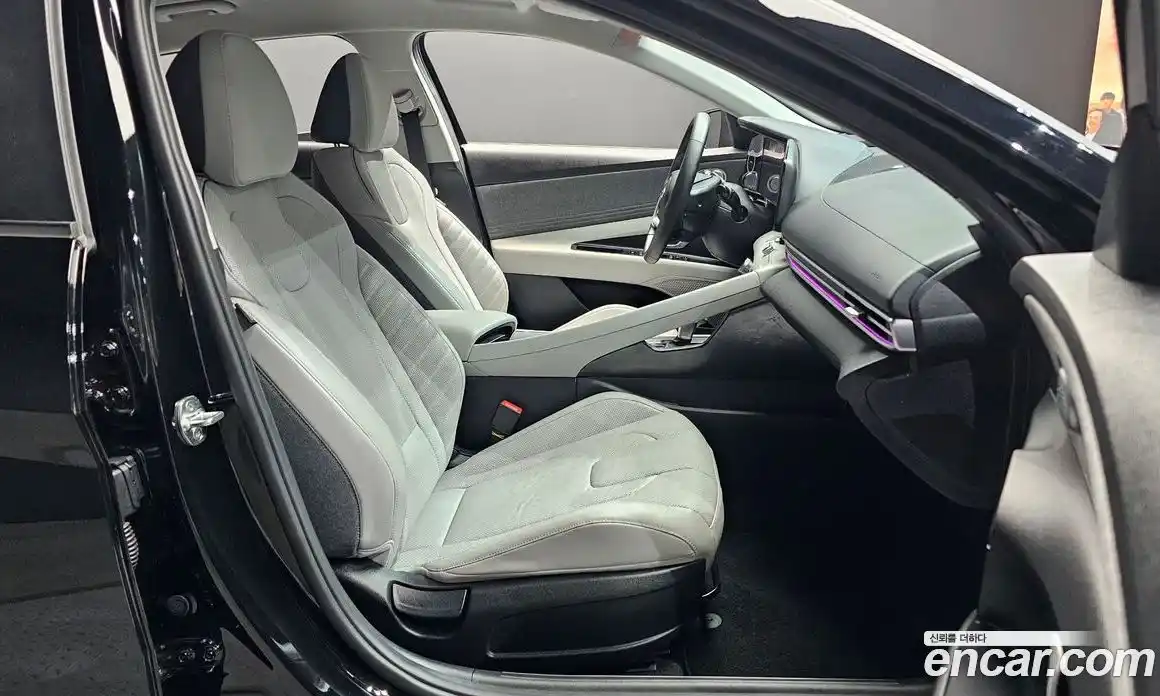 Hyundai Avante 2020 1.6 автомат (гидро), фото 11