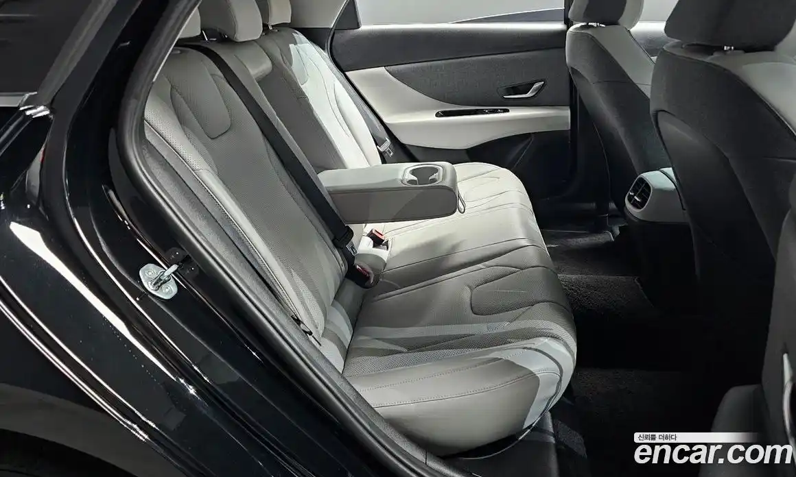 Hyundai Avante 2020 1.6 автомат (гидро), фото 12