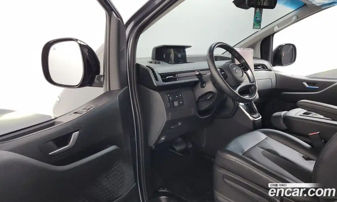 Hyundai Staria 2021 3.5 автомат (гидро), фото 12