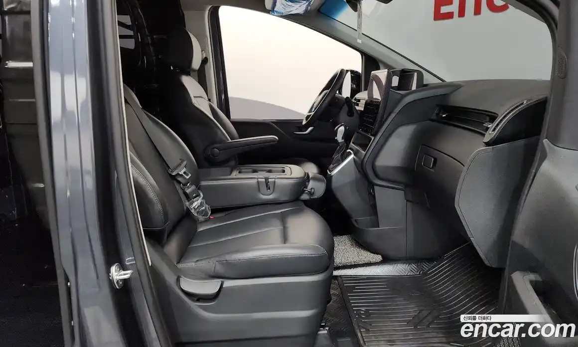 Hyundai Staria 2021 3.5 автомат (гидро), фото 15