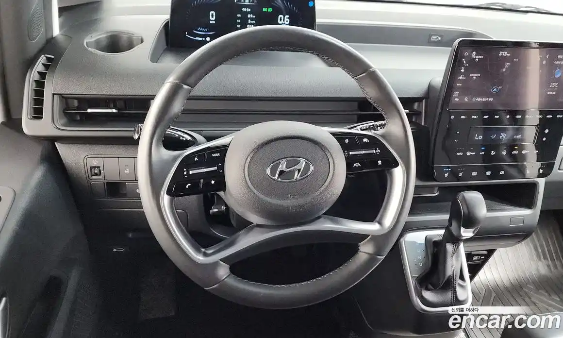 Hyundai Staria 2021 3.5 автомат (гидро), фото 17