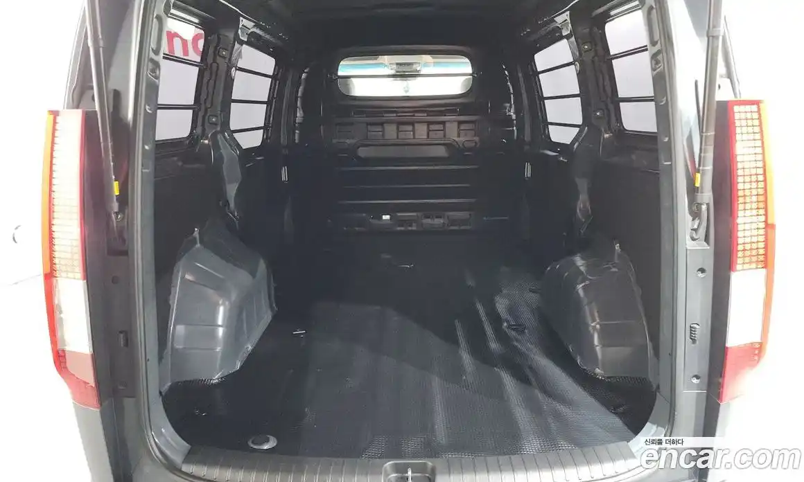 Hyundai Staria 2021 3.5 автомат (гидро), фото 23