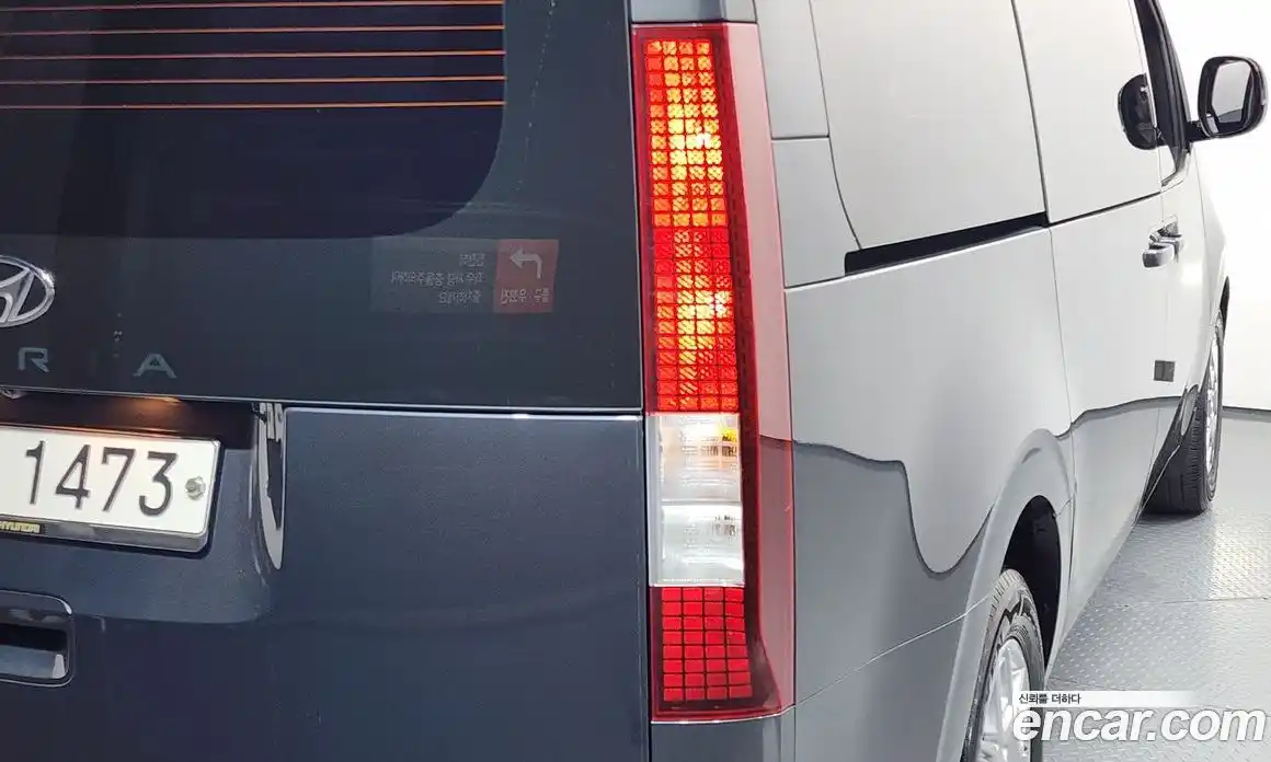 Hyundai Staria 2021 3.5 автомат (гидро), фото 8