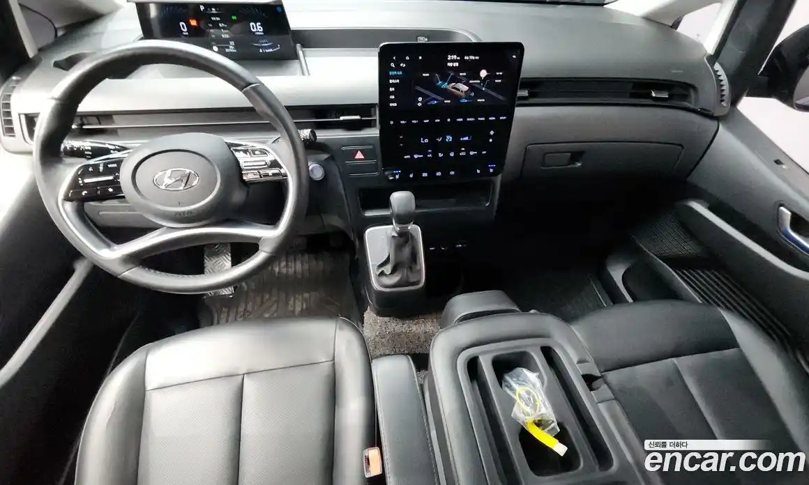 Hyundai Staria 2021 3.5 автомат (гидро), фото 9