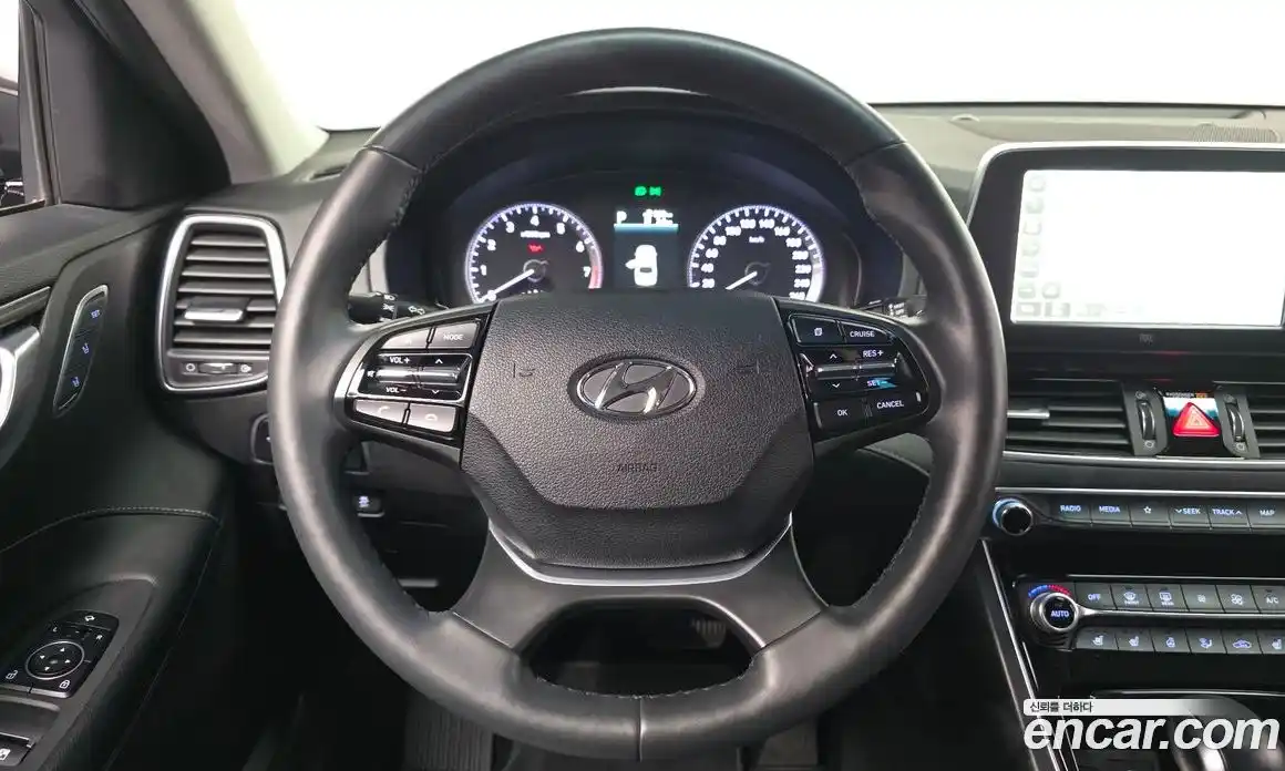 Hyundai Grandeur 2017 3.0 автомат (гидро), фото 13