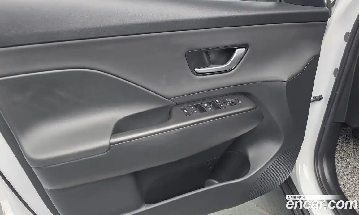 Hyundai Kona 2023 1.6 автомат (гидро), фото 14