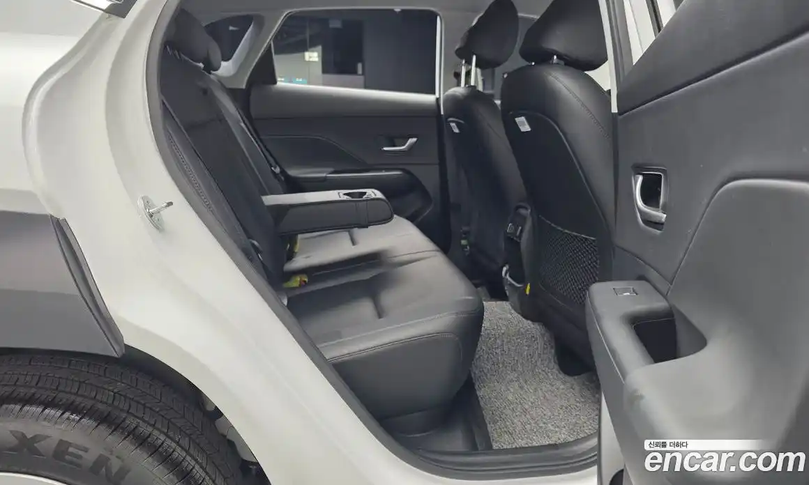 Hyundai Kona 2023 1.6 автомат (гидро), фото 18