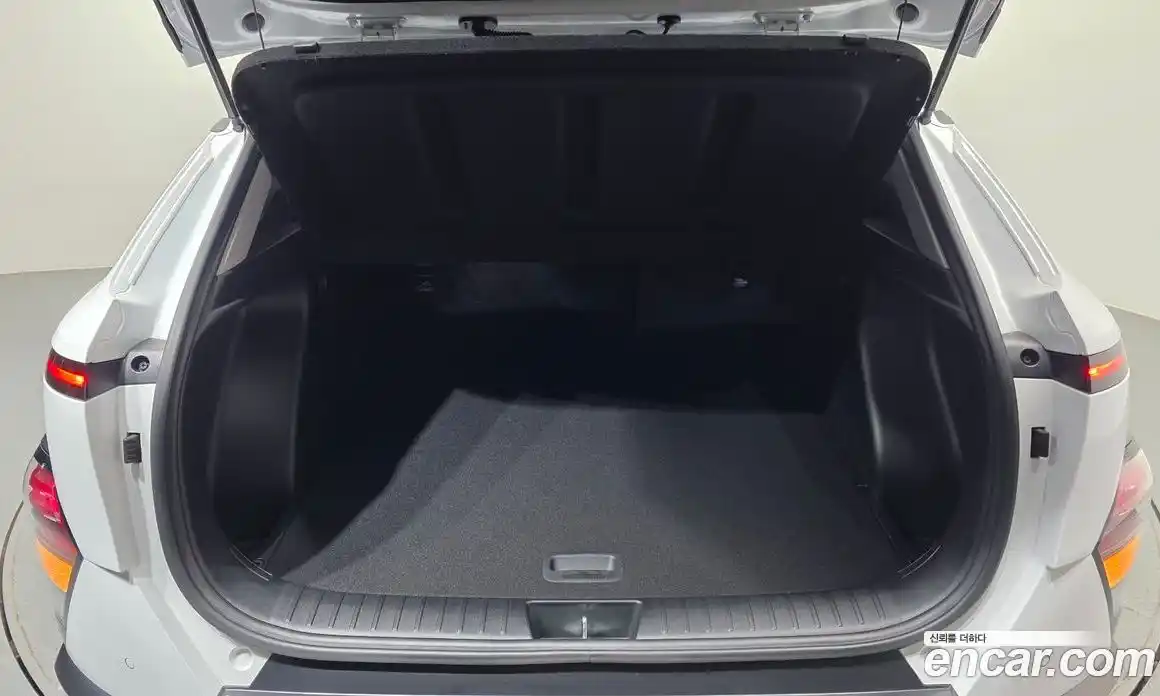 Hyundai Kona 2023 1.6 автомат (гидро), фото 26