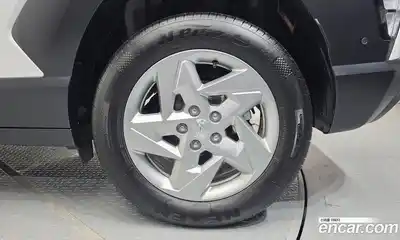 Hyundai Kona 2023 1.6 автомат (гидро), миниатюра 7