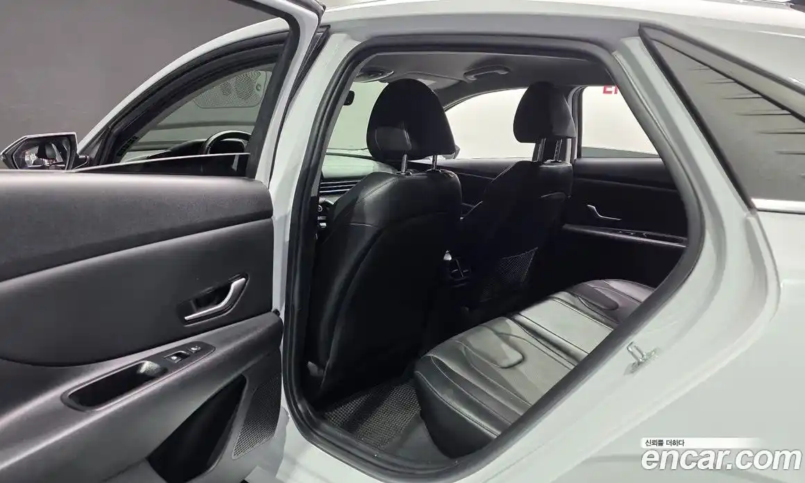 Hyundai Avante 2021 1.6 автомат (гидро), фото 11