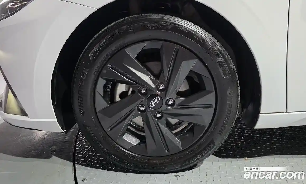 Hyundai Avante 2021 1.6 автомат (гидро), фото 5