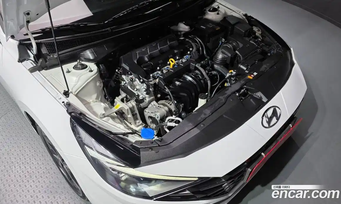 Hyundai Avante 2021 1.6 автомат (гидро), фото 6