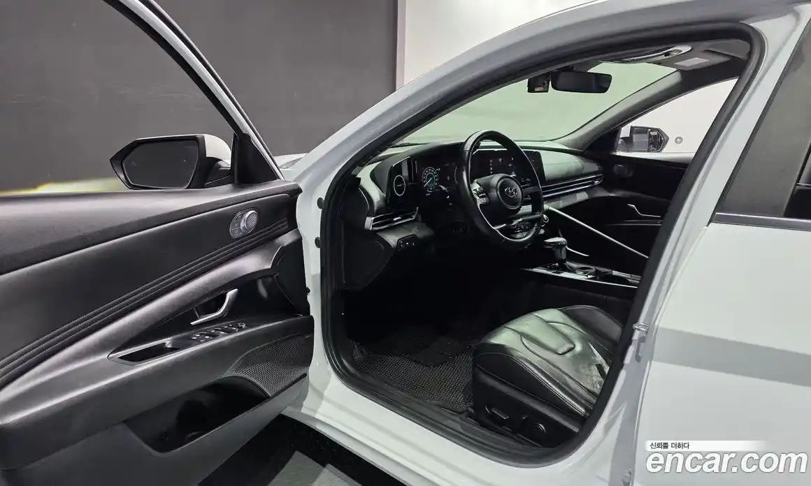 Hyundai Avante 2021 1.6 автомат (гидро), фото 10