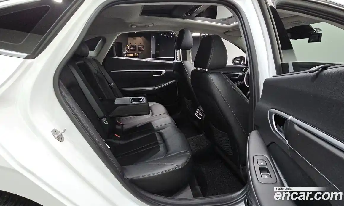 Hyundai Sonata 2023 1.6 автомат (гидро), фото 16