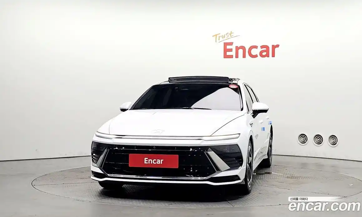 Hyundai Sonata 2023 1.6 автомат (гидро), фото 3