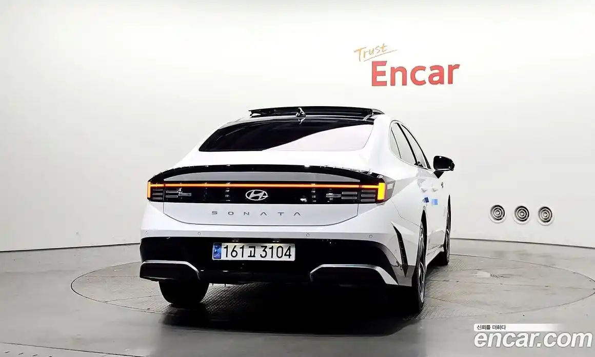 Hyundai Sonata 2023 1.6 автомат (гидро), фото 4