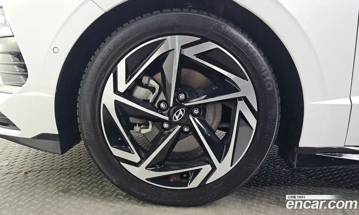 Hyundai Sonata 2023 1.6 автомат (гидро), фото 5