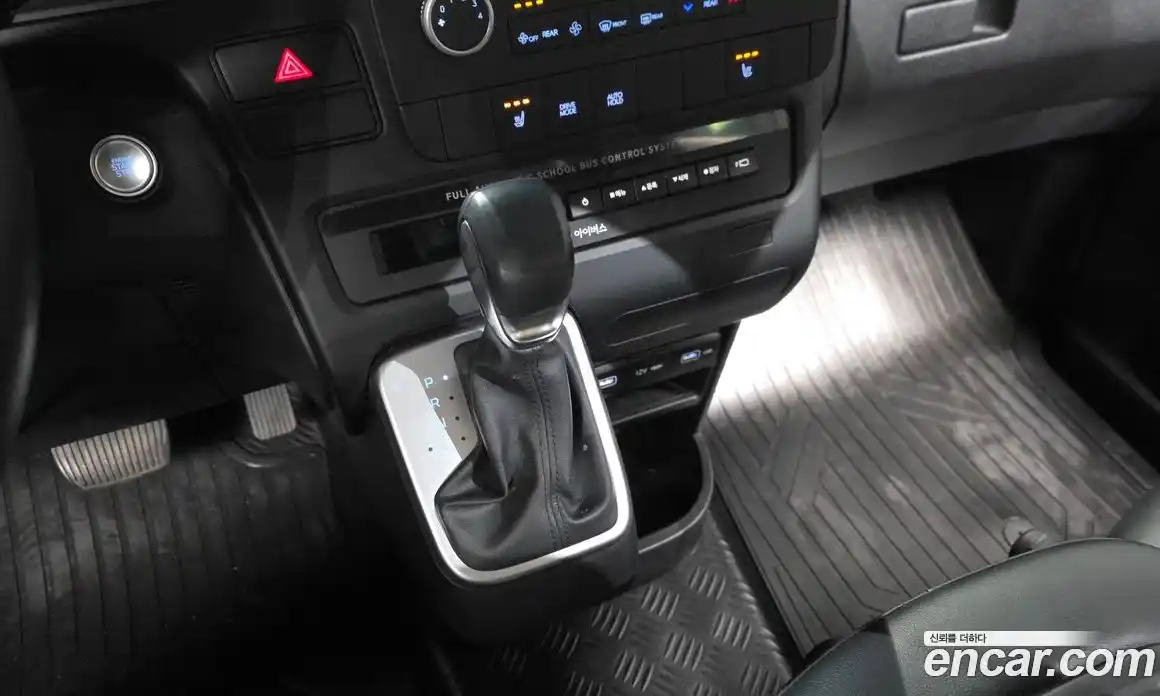 Hyundai Staria 2022 3.5 автомат (гидро), фото 12
