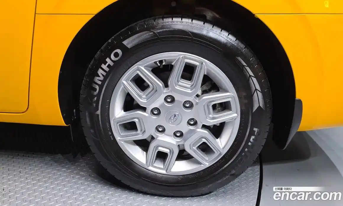 Hyundai Staria 2022 3.5 автомат (гидро), фото 7