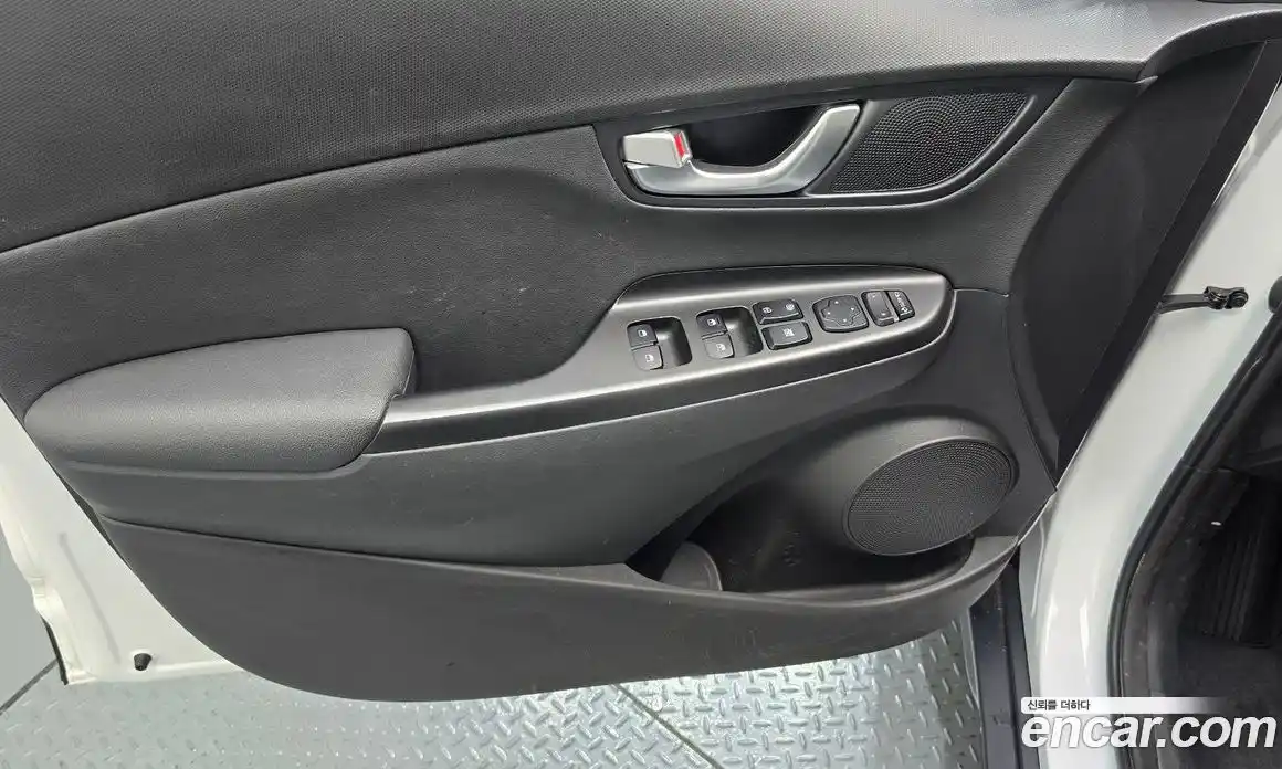 Hyundai Kona 2022 1.6 автомат (гидро), фото 14