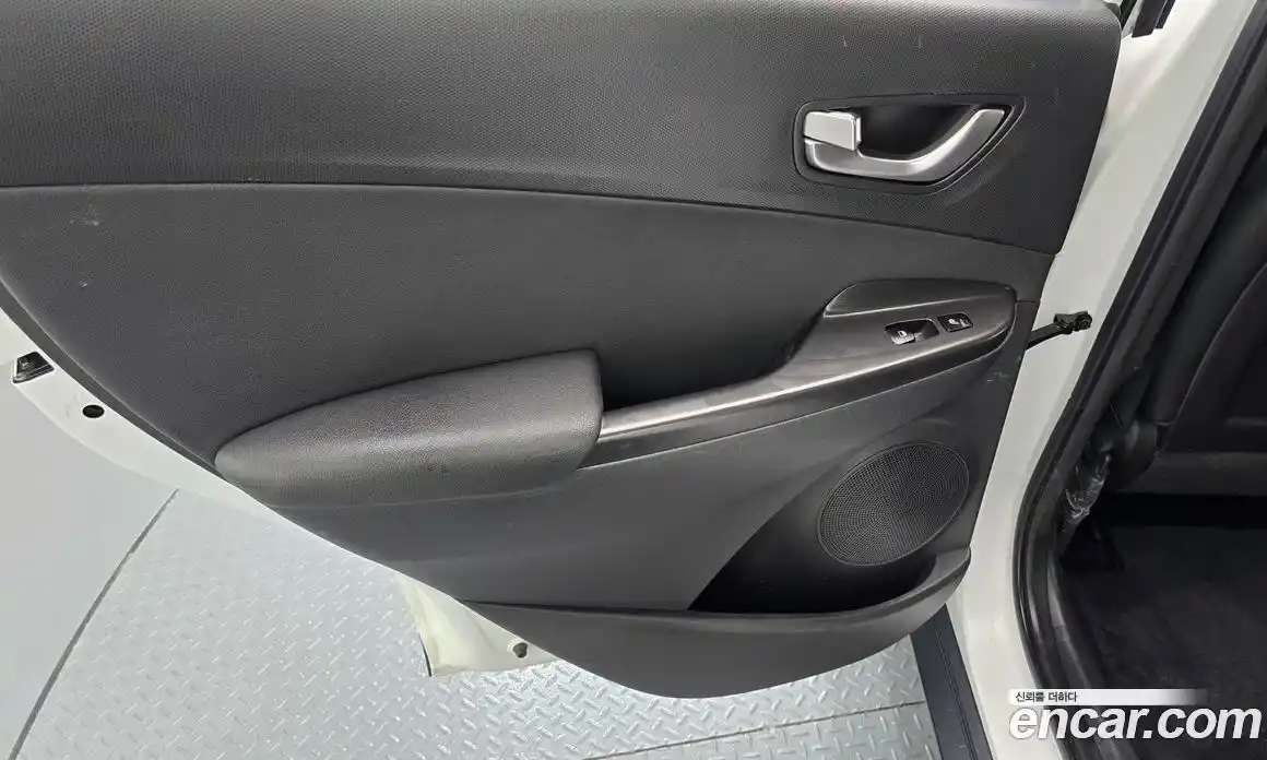 Hyundai Kona 2022 1.6 автомат (гидро), фото 15