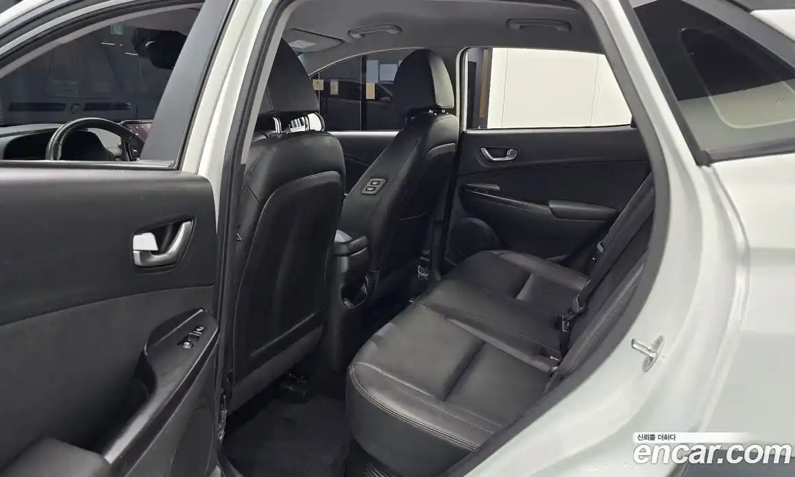 Hyundai Kona 2022 1.6 автомат (гидро), фото 18
