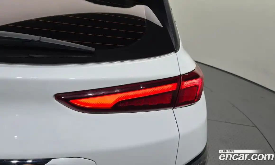 Hyundai Kona 2022 1.6 автомат (гидро), фото 9