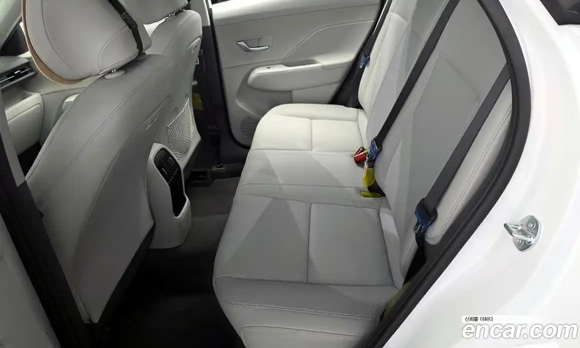 Hyundai Kona 2024 1.6 автомат (гидро), фото 12
