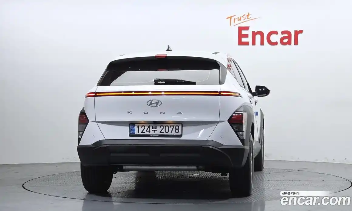 Hyundai Kona 2024 1.6 автомат (гидро), фото 4