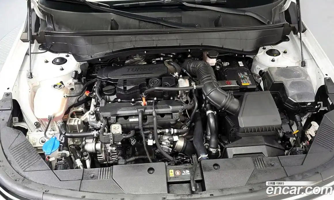 Hyundai Kona 2024 1.6 автомат (гидро), фото 6