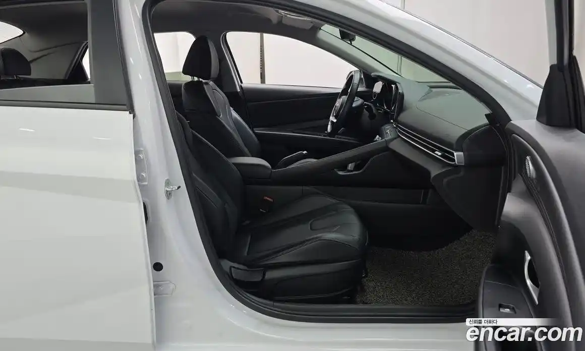 Hyundai Avante 2021 1.6 автомат (гидро), фото 11