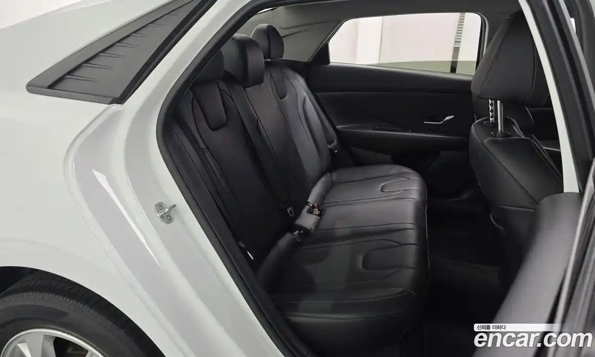 Hyundai Avante 2021 1.6 автомат (гидро), фото 12
