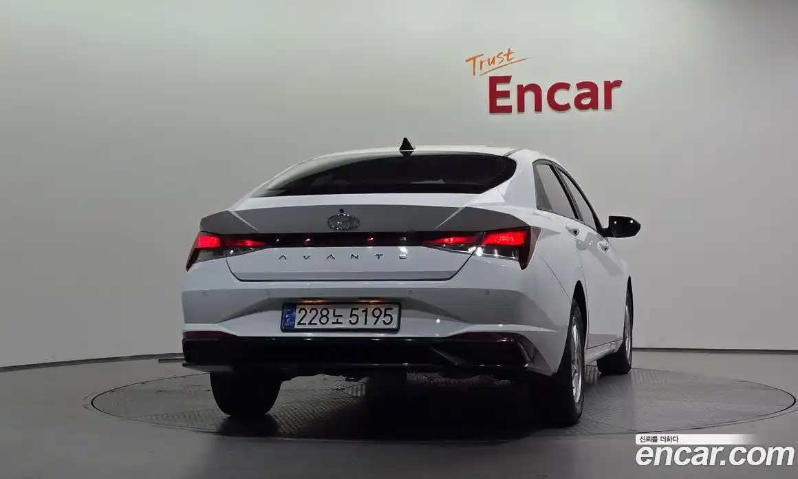 Hyundai Avante 2021 1.6 автомат (гидро), фото 4