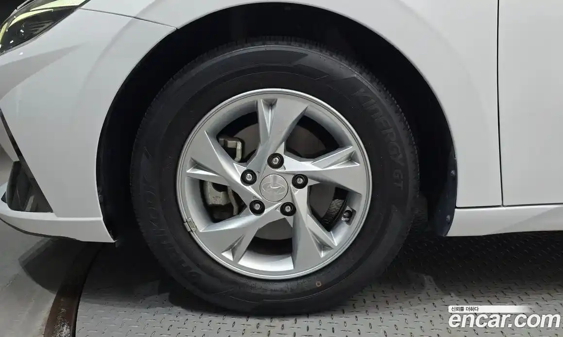Hyundai Avante 2021 1.6 автомат (гидро), фото 5