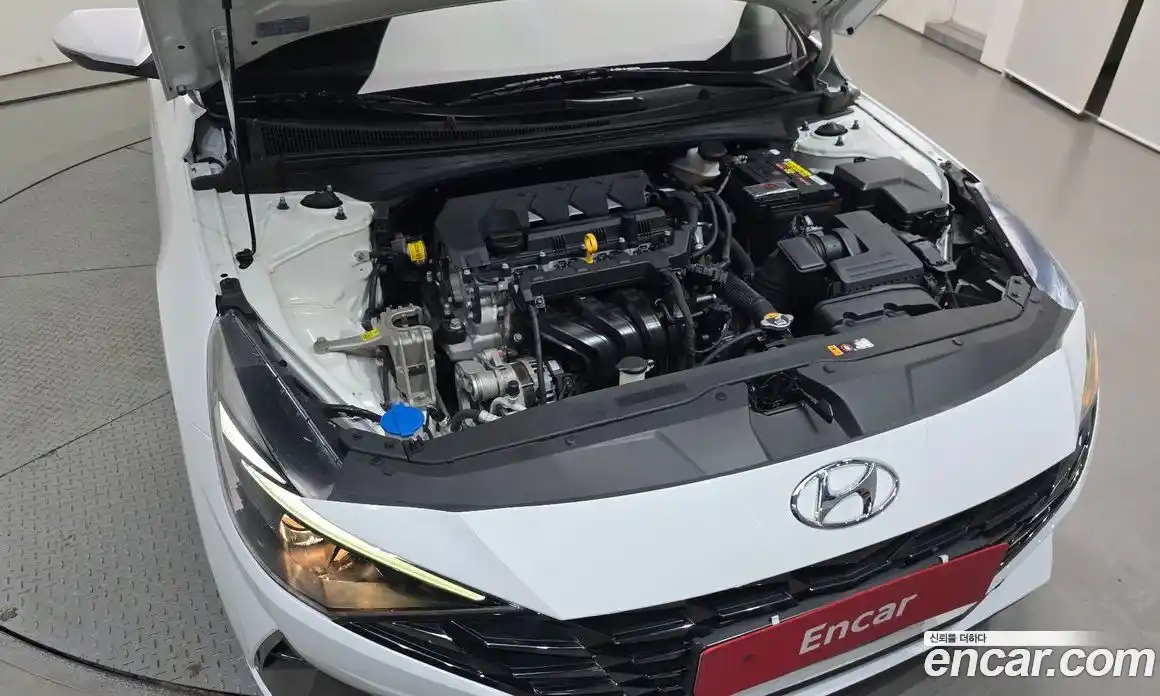 Hyundai Avante 2021 1.6 автомат (гидро), фото 6