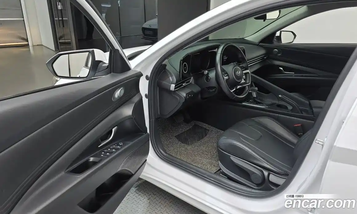 Hyundai Avante 2021 1.6 автомат (гидро), фото 10