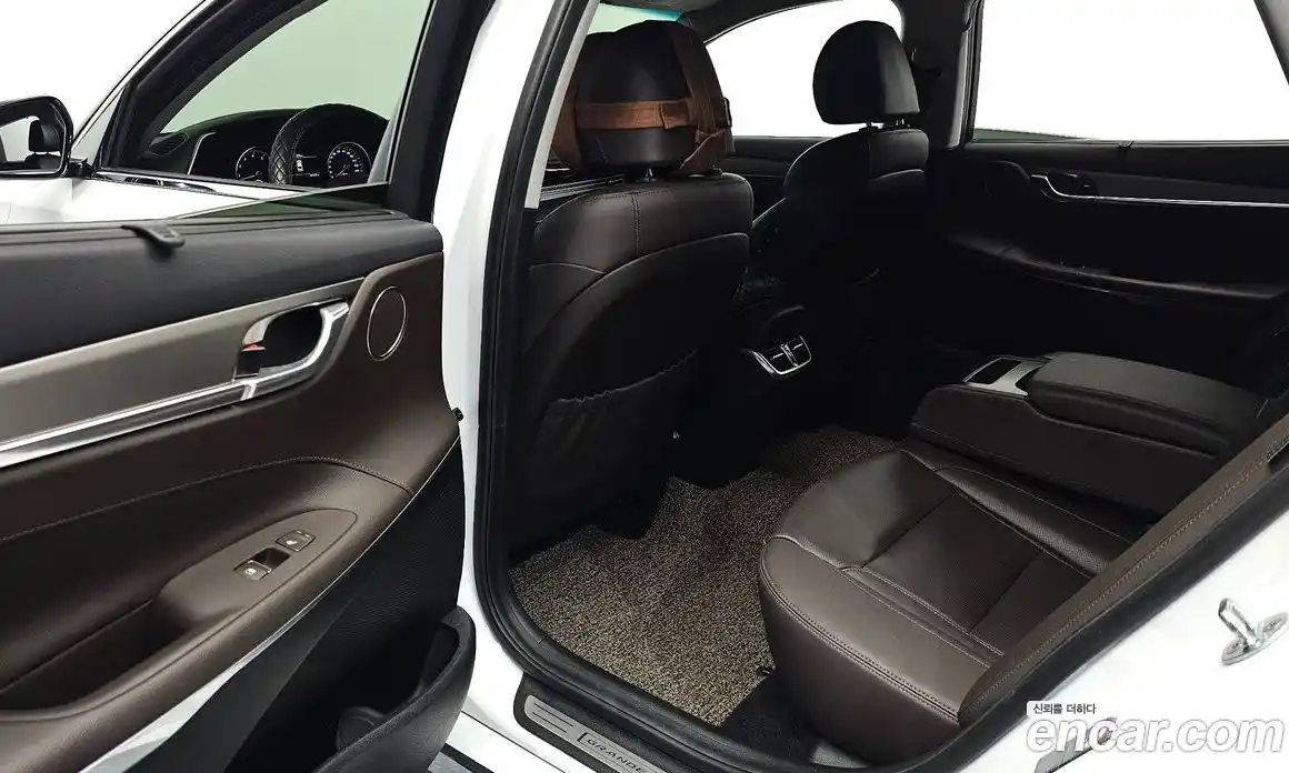 Hyundai Grandeur 2021 2.5 автомат (гидро), фото 17