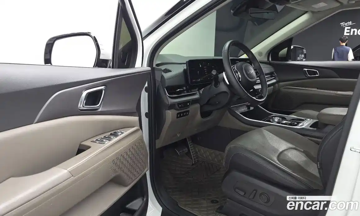 Kia Carnival 2024 1.6 автомат (гидро), фото 12