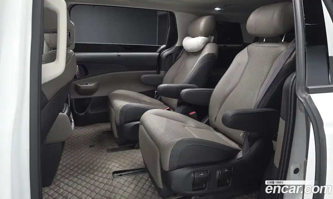 Kia Carnival 2024 1.6 автомат (гидро), фото 15
