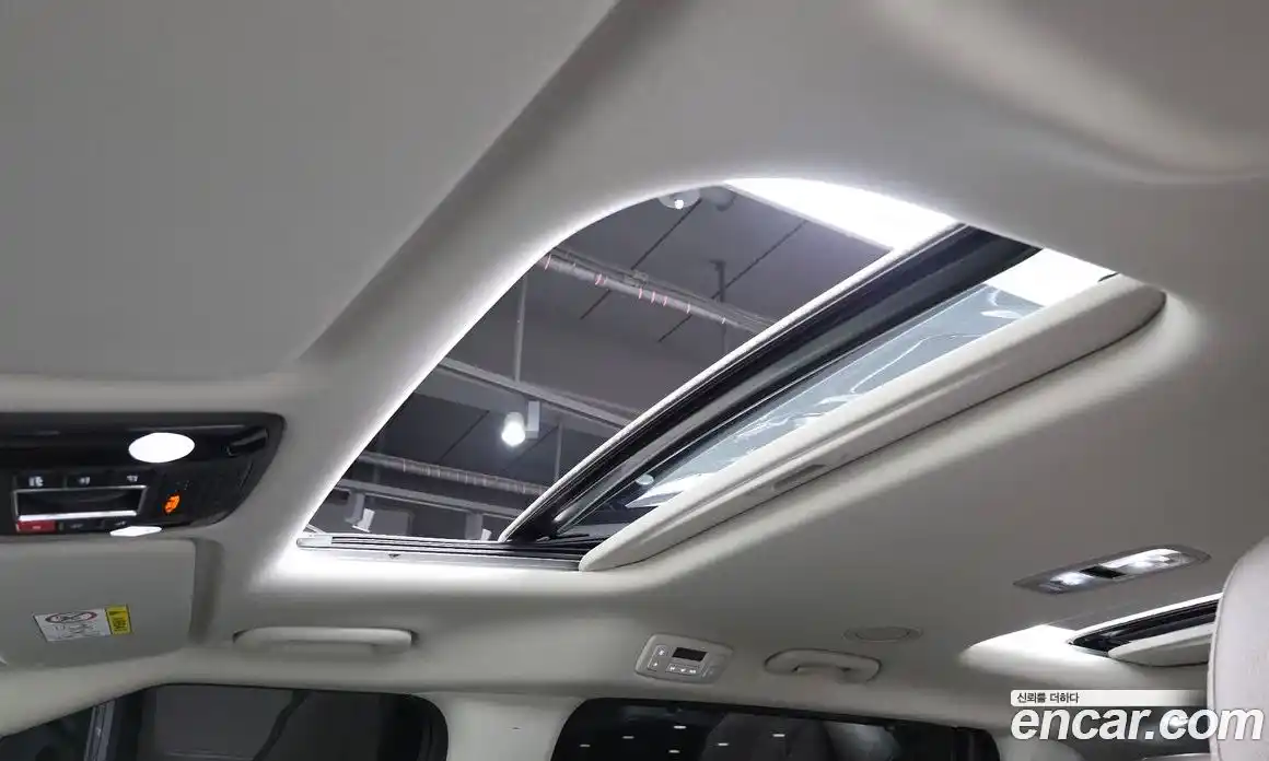 Kia Carnival 2024 1.6 автомат (гидро), фото 23