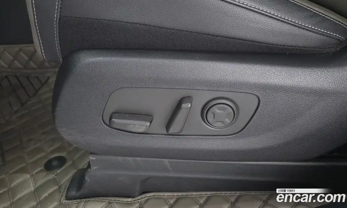 Kia Carnival 2024 1.6 автомат (гидро), фото 25