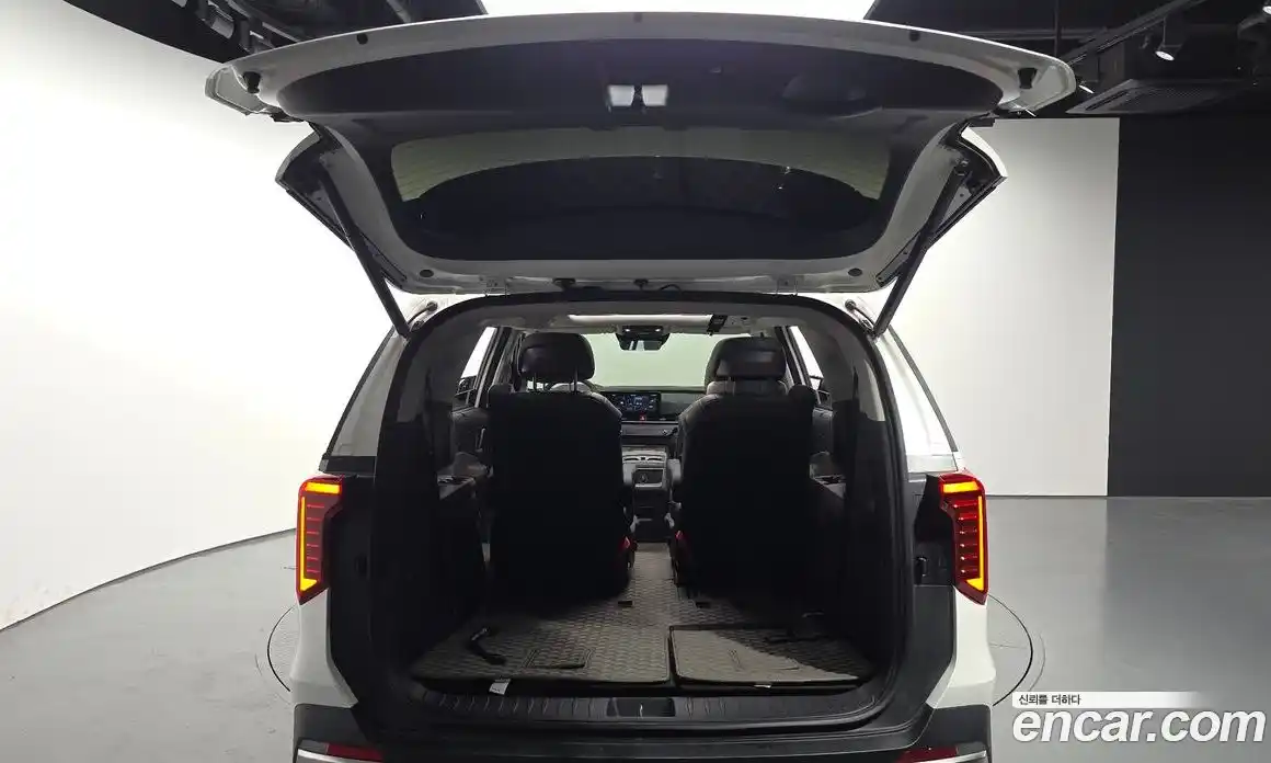 Kia Carnival 2024 1.6 автомат (гидро), фото 33