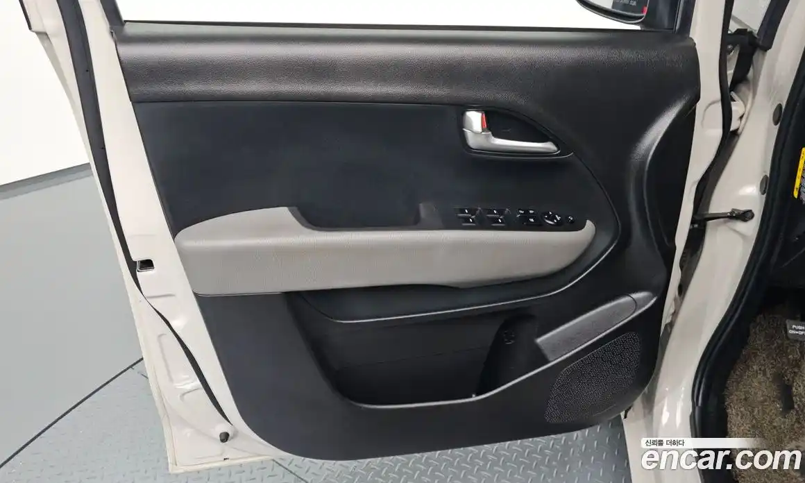 Kia Ray 2021 1.0 автомат (гидро), фото 13
