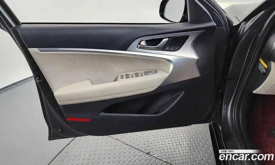 Genesis G70 2019 2.0 автомат (гидро), фото 14