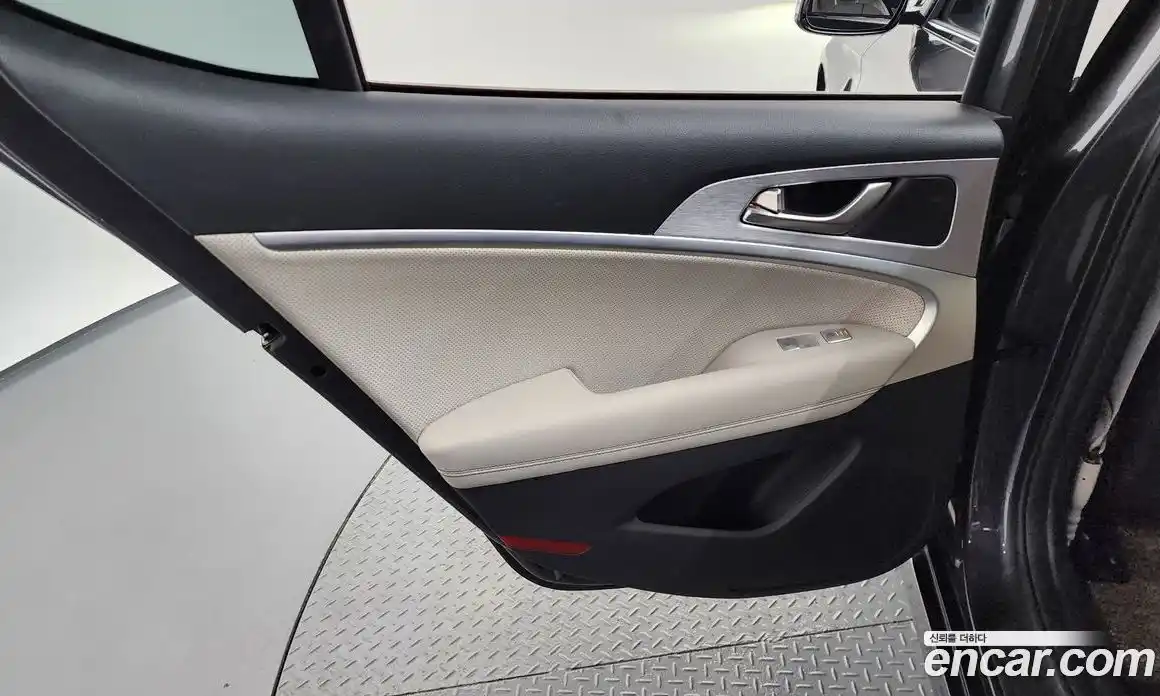 Genesis G70 2019 2.0 автомат (гидро), фото 15