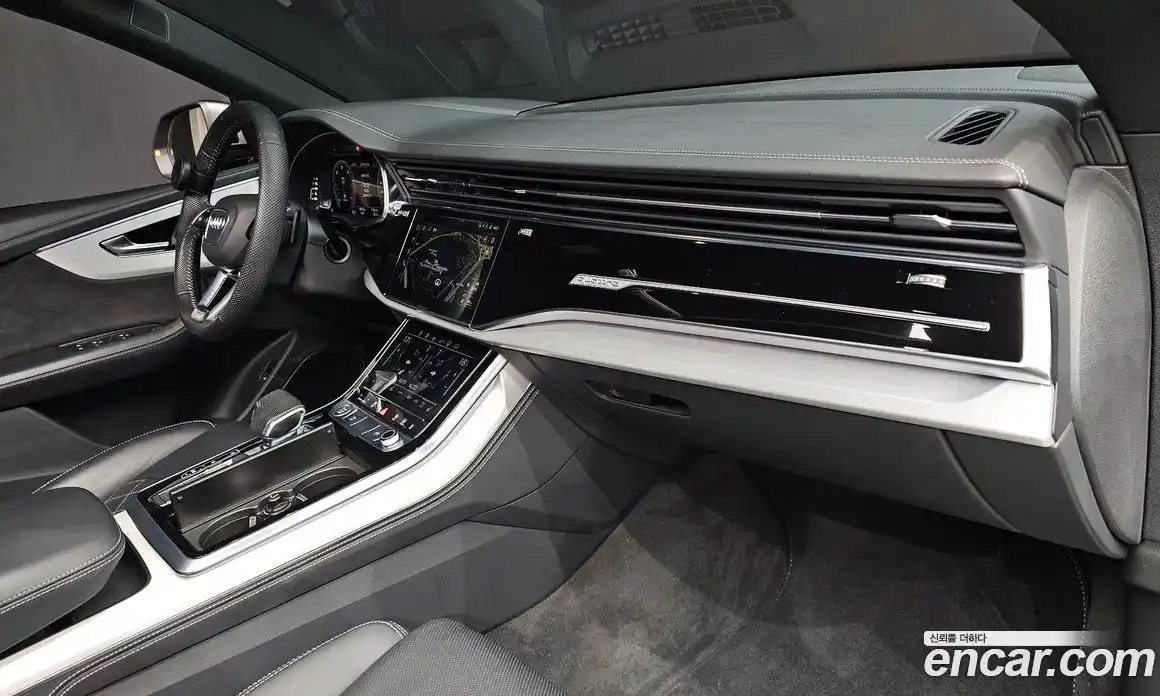 Audi Q8 2020 3.0 автомат (гидро), фото 30