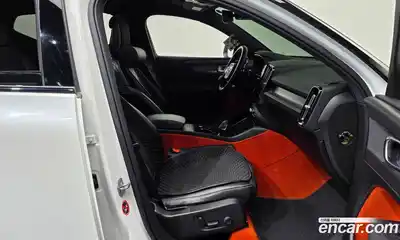 Volvo XC40 2019 2.0 автомат (гидро), миниатюра 11