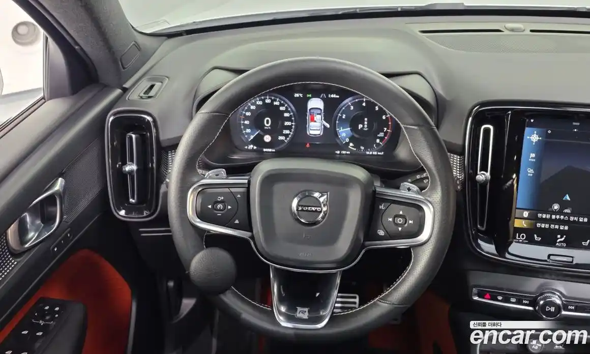 Volvo XC40 2019 2.0 автомат (гидро), фото 13